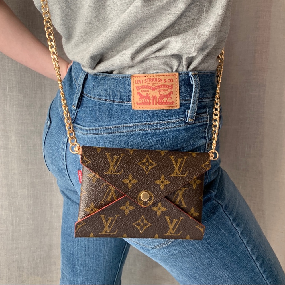 ✨ Monday Sale✨ Louis Vuitton Medium Kirigami